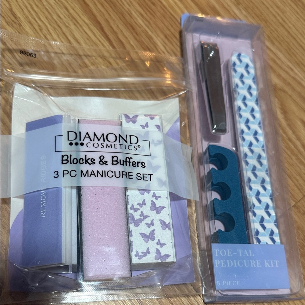 Diamond Cosmetics Manicure and Pedicure Set